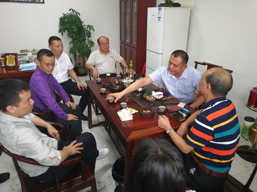 伟旺热熔胶会客室沟通了解协会近况9.jpg